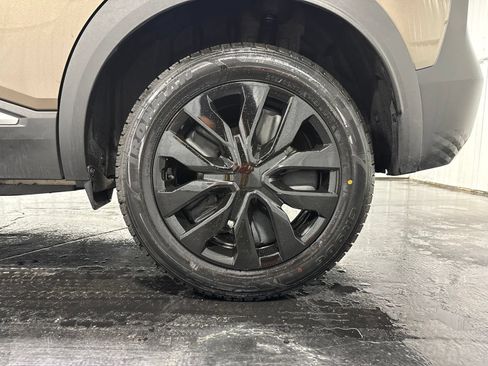 Used 2025 Nissan Kicks SV FWD image 7