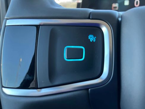 New 2025 Ford Expedition Active image 15