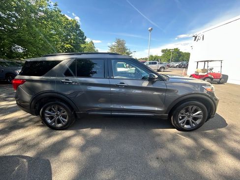 Used 2023 Ford Explorer XLT w/ Equipment Group 202A AWD/4WD image 10