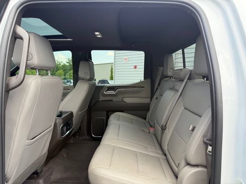 Used 2023 GMC Sierra 1500 SLT w/ SLT Premium Package AWD/4WD image 22