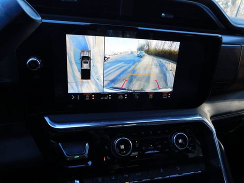 Used 2024 GMC Sierra 2500 Denali Ultimate image 8