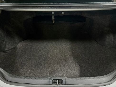 Used 2012 Toyota Camry LE image 27