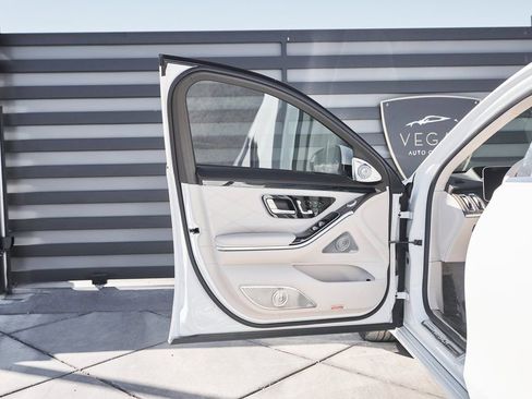 Used 2025 Mercedes-Benz Maybach S 680 4MATIC image 31