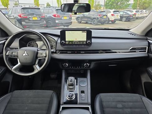 Used 2024 Mitsubishi Outlander SE AWD/4WD image 14