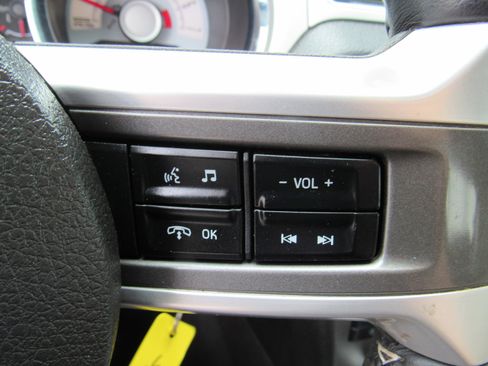 Used 2010 Ford Mustang Convertible RWD image 22