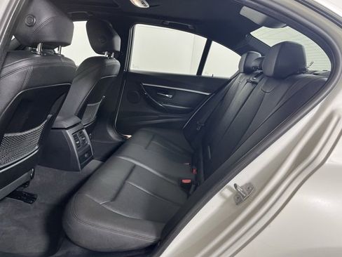 Used 2018 BMW 330i xDrive Sedan w/ Convenience Package image 19