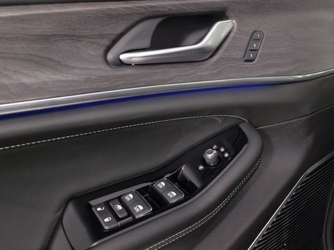 Used 2022 Jeep Grand Cherokee Overland image 25