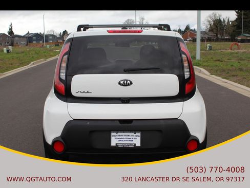 Used 2016 Kia Soul w/ Convenience Package FWD image 4