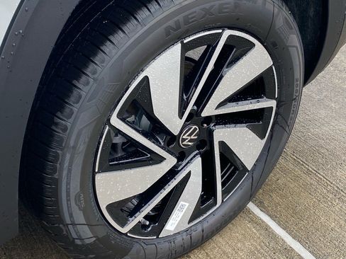 New 2026 Volkswagen Atlas SE image 12