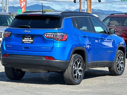 Used 2025 Jeep Compass Limited AWD/4WD image 4