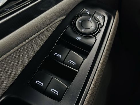 Used 2020 Chevrolet Traverse Premier FWD image 38