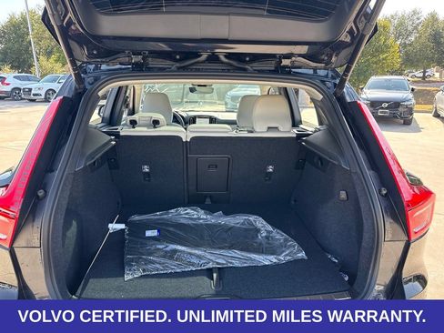 Used 2024 Volvo XC40 B5 Ultimate AWD/4WD image 10