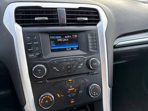 Used 2013 Ford Fusion SE FWD image 19