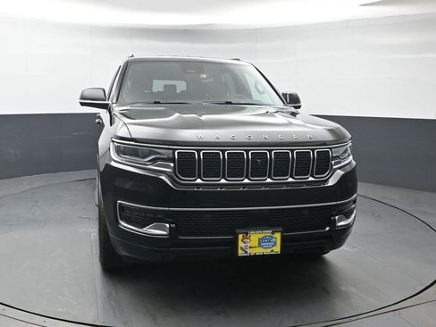 Used 2023 Jeep Wagoneer 4WD w/ Convenience Group I image 9