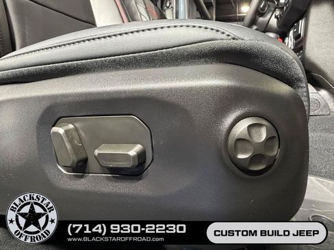 Used 2024 Jeep Wrangler Unlimited Rubicon w/ Capability Package AWD/4WD image 27