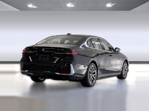 Used 2026 BMW i5 eDrive40 w/ Convenience Package image 8