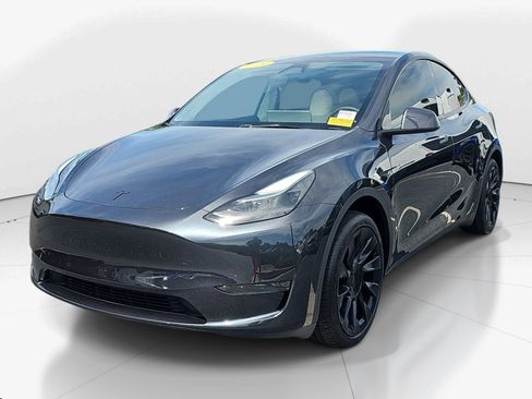 Used 2024 Tesla Model Y Long Range RWD image 7
