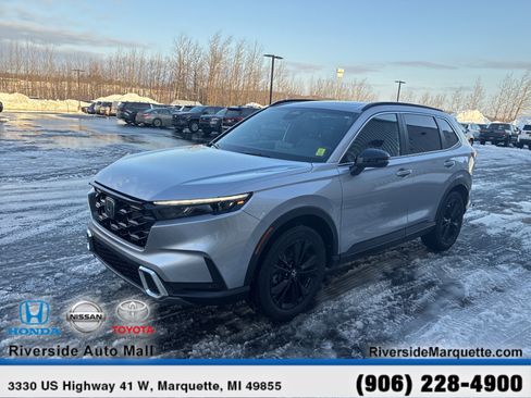 Used 2025 Honda CR-V Sport Touring image 3