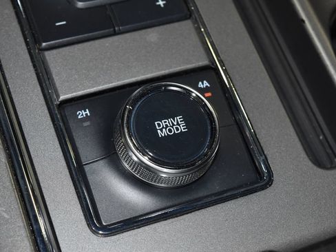 Used 2020 Ford Expedition XLT AWD/4WD image 16