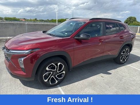 Used 2024 Chevrolet Trax RS FWD image 1