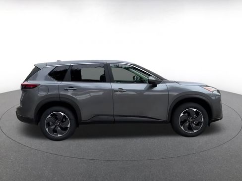 Used 2025 Nissan Rogue SV image 16