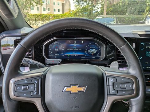 Used 2022 Chevrolet Silverado 1500 High Country w/ Technology Package AWD/4WD image 26