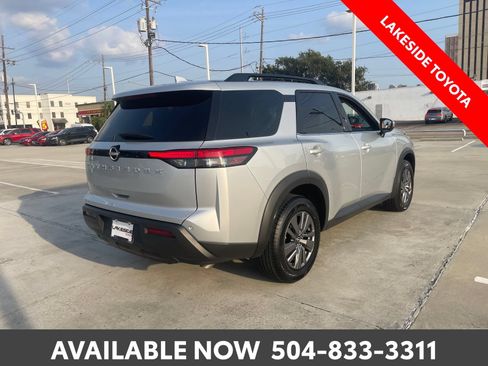Used 2025 Nissan Pathfinder SV FWD image 5