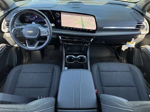 New 2025 Chevrolet Traverse LT w/ Enhanced Driving Package image 10