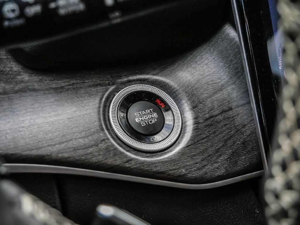 Used 2022 Jeep Grand Cherokee L Limited RWD image 36