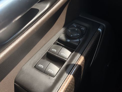 Used 2020 Chevrolet Silverado 1500 RST AWD/4WD image 18