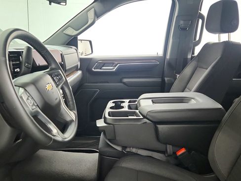 Used 2024 Chevrolet Silverado 1500 LT AWD/4WD image 17
