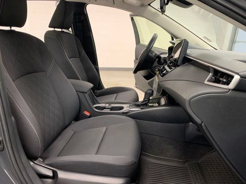 Used 2025 Toyota Corolla LE FWD image 9