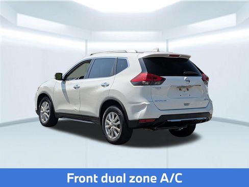 Used 2017 Nissan Rogue SV AWD/4WD image 4