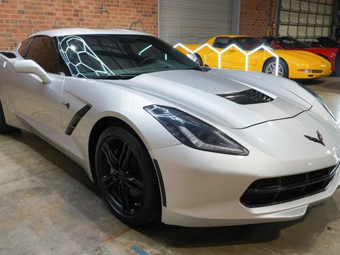 Used 2017 Chevrolet Corvette Stingray Coupe w/ Carbon Flash Badge Package RWD image 23