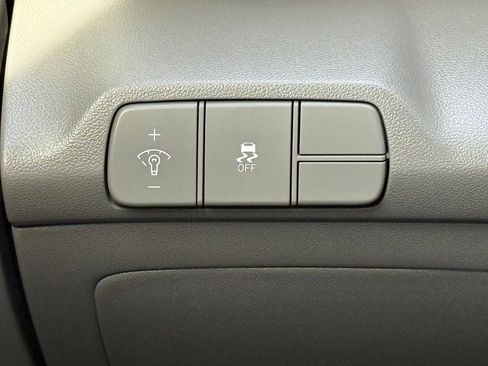 Used 2024 Hyundai Elantra SEL FWD image 19