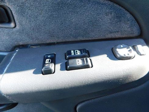 Used 2002 Chevrolet Silverado 1500 LS image 12