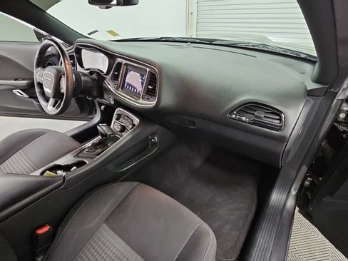 Used 2019 Dodge Challenger R/T w/ Driver Convenience Group RWD image 34