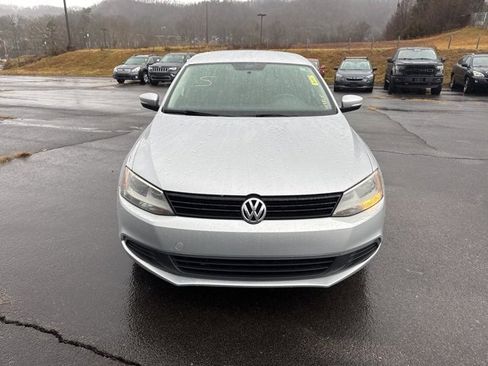 Used 2014 Volkswagen Jetta SE image 3