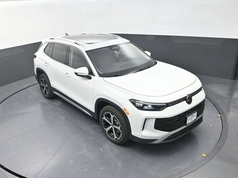 New 2026 Volkswagen Tiguan SE AWD/4WD image 13