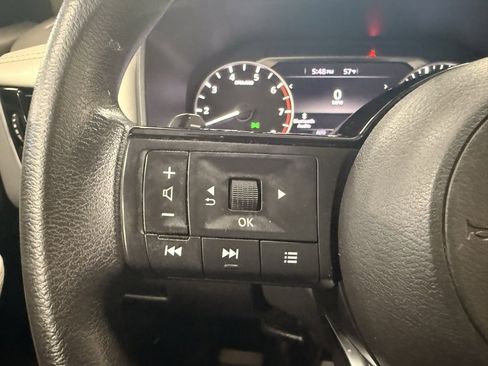 Used 2022 Nissan Rogue SV image 14