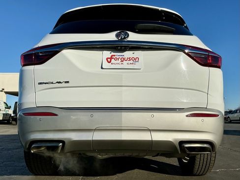 Used 2020 Buick Enclave Essence image 18