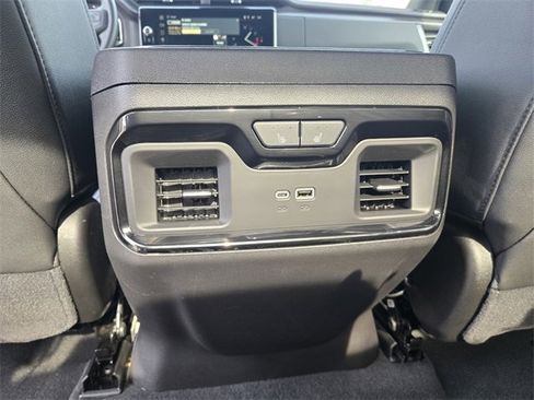 Used 2025 GMC Sierra 1500 AT4 image 12