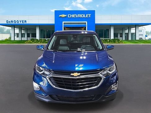 Used 2019 Chevrolet Equinox LT w/ Driver Convenience Package FWD image 2