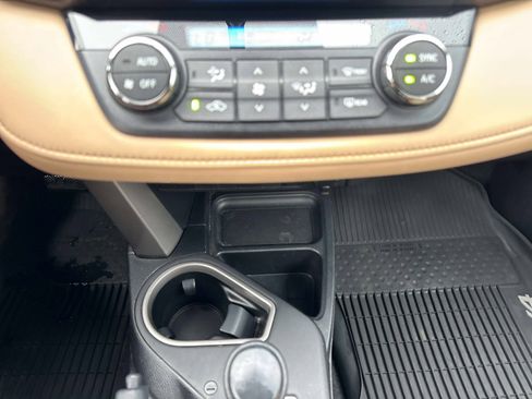 Used 2016 Toyota RAV4 XLE AWD/4WD image 22