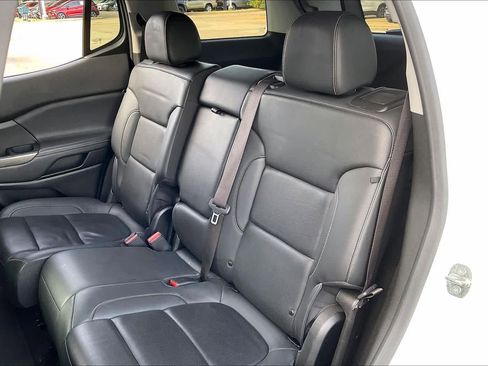 Certified 2023 GMC Acadia SLT image 20