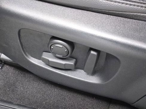 Used 2023 Land Rover Discovery Sport S image 27