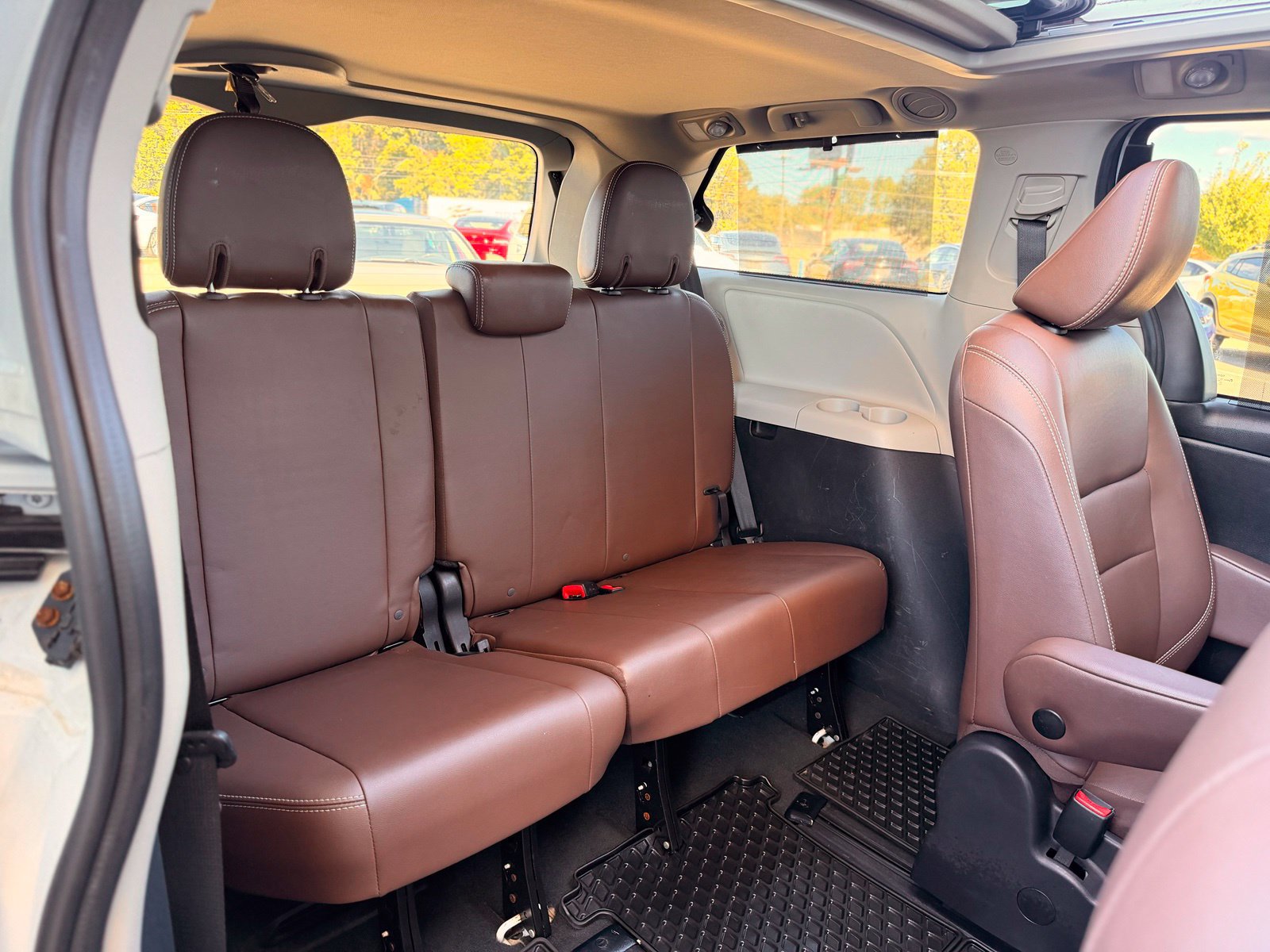 Used 2020 Toyota Sienna XLE Premium AWD/4WD image 27