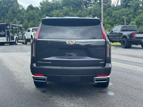 Used 2024 Cadillac Escalade Premium Luxury w/ Performance Package AWD/4WD image 6