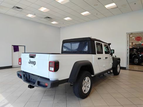 Used 2020 Jeep Gladiator Sport w/ Quick Order Package 23S AWD/4WD image 3