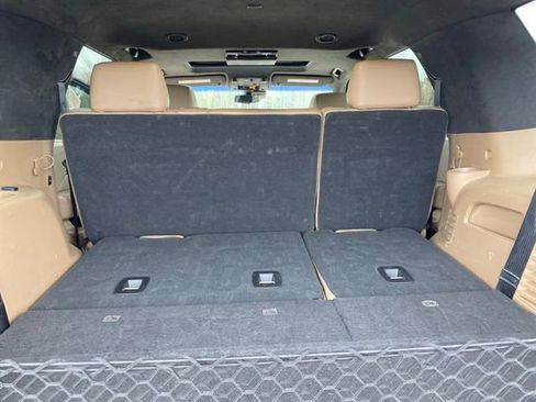 Used 2020 Cadillac Escalade Platinum AWD/4WD image 32